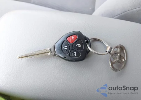 2013 Toyota Corolla Le z USA, uszkodzony, nr VIN JTDBU4EE9DJ115379